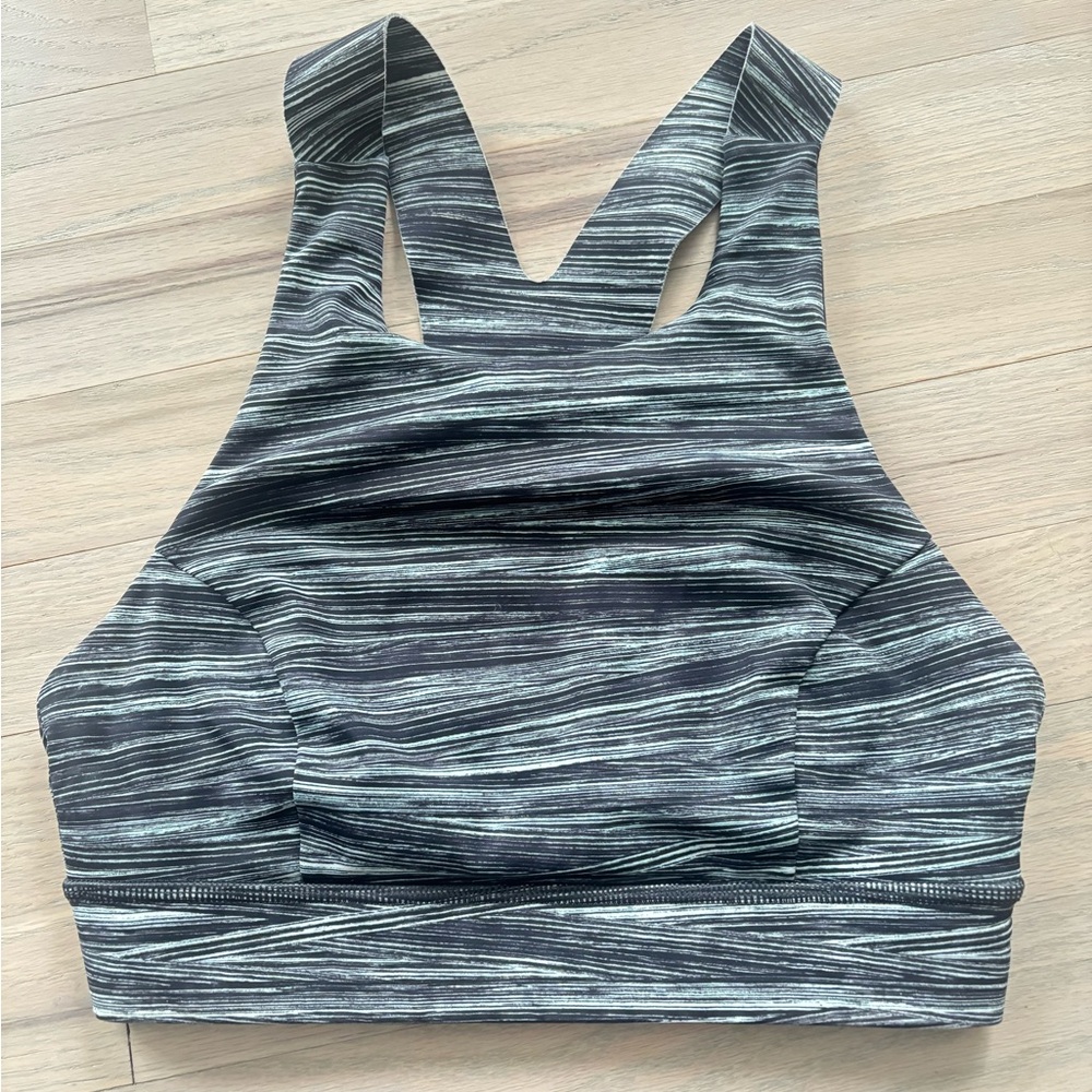 Gray lululemon sports bra